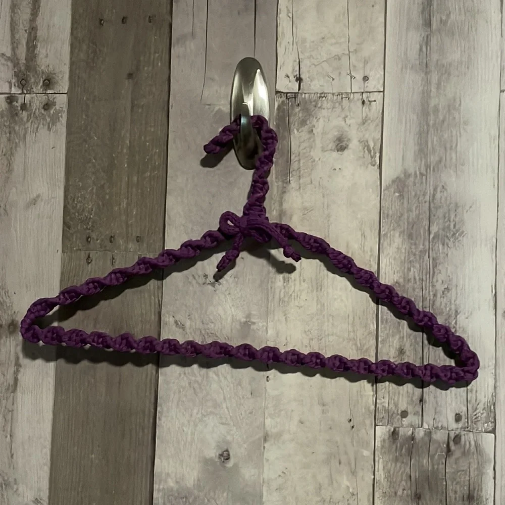 Yarn Wrapped Clothes Hangers (6)